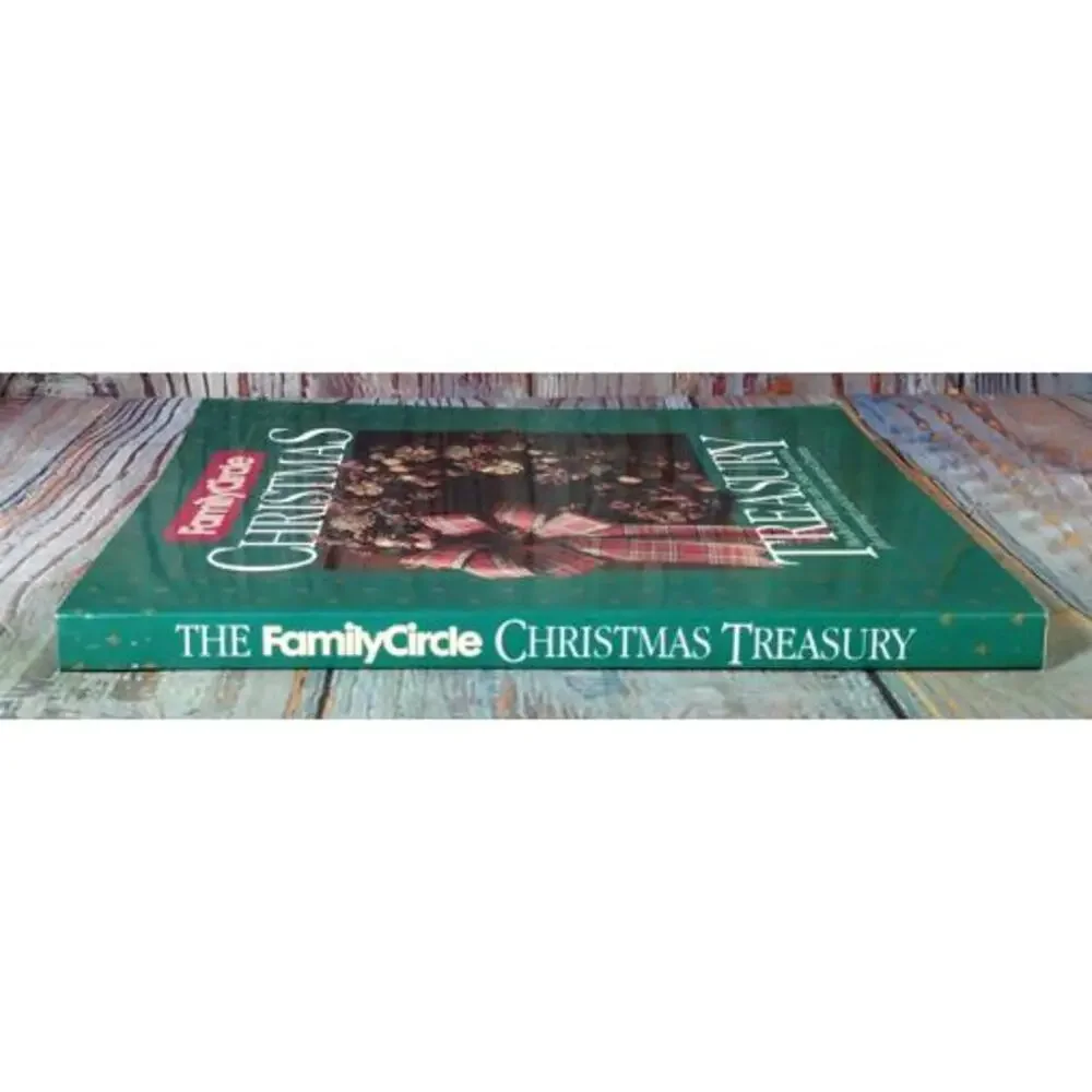 Family‎ Circle Christmas Treasury Book